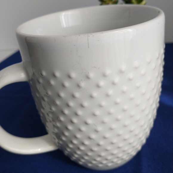 TRESHOLD Porcelain 2 Set Mugs Hubnail Pattern - Picture 5 of 9